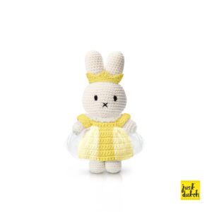nijntje handmade en haar pastelgele prinsessenoutfit