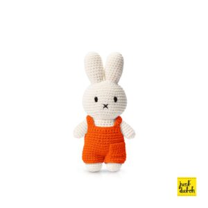 nijntje handmade en haar oranje overall