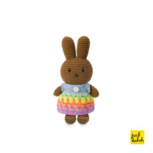nina handmade en haar pastel regenboog jurk